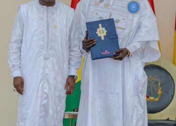 Guinée : une Constitution peut-elle tenir tête aux kalachnikovs ? Par Abdoulaye SANKARA